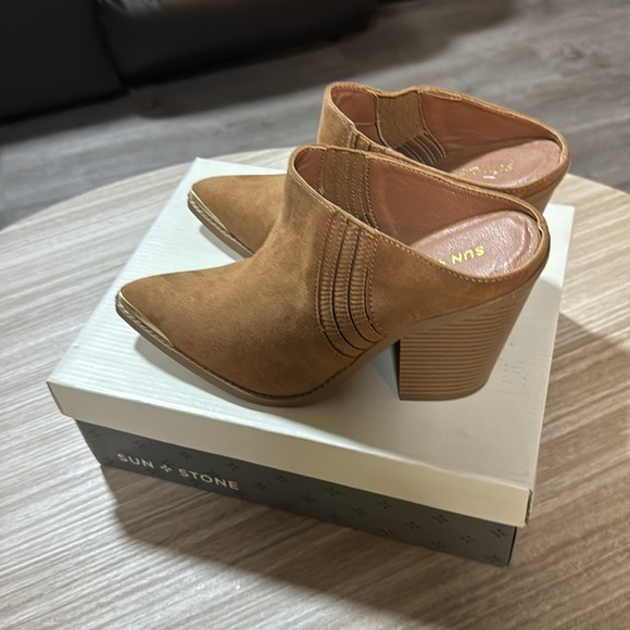 Sun + Stone shoe in color brown and size 9. - Picture 3 of 5